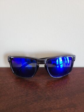 New Men's Stylish Blue Mirrored Sunglasses